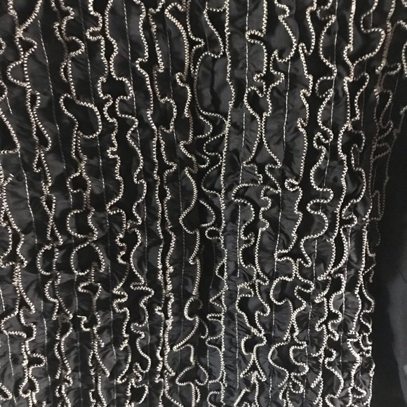 Max Studio Women’s Ruffled Dress Shirt Medium - Picture 5 of 8